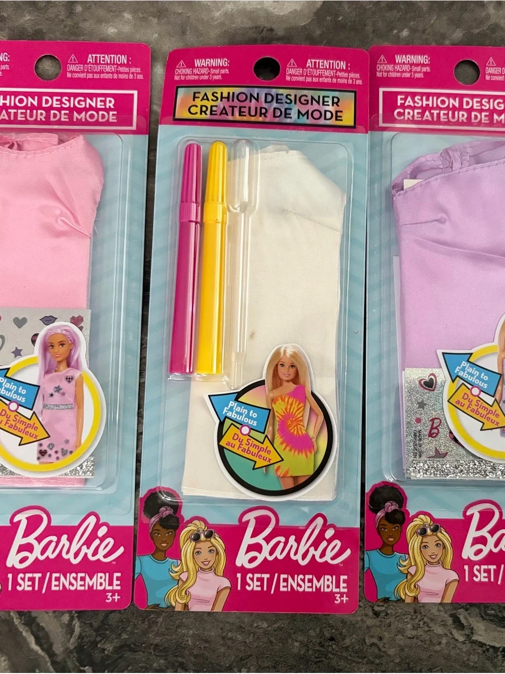 Barbie White Dress Design Set with Pink and Yellow Markers‎